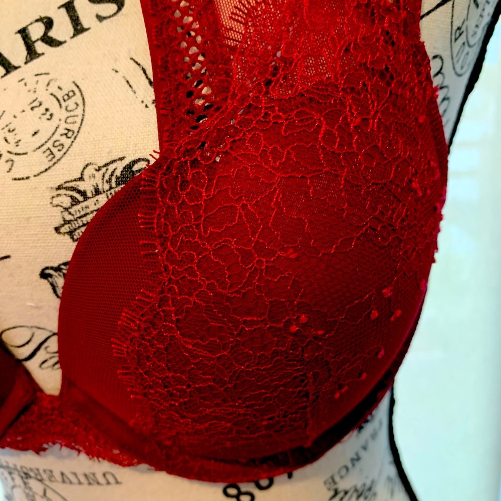 Victoria’s Secret Bra 34B Red/burgundy